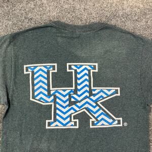 UK Wildcats T-Shirt Mens Size L Gray Blue Chevron Graphic Kentucky Fan Tee